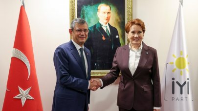 Özgür Özel, Meral Akşener ile bir araya geldi
