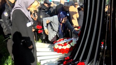 Beşiktaş'taki terör saldırısında şehit düşenler için anma töreni