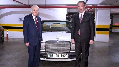 Bahçeli'den vekile klasik otomobil hediyesi