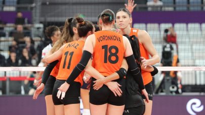 Eczacıbaşı, Kulüpler Dünya Şampiyonası'na galibiyetle başladı