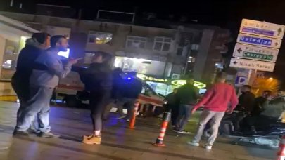 Motosikletli ile taksi çarpıştı, ortalık karıştı!