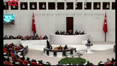 TBMM'de Bakan Koca ile Bozdağ'ın güldüren diyaloğu