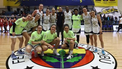 Fenerbahçe Alagöz zirveyi bırakmıyor