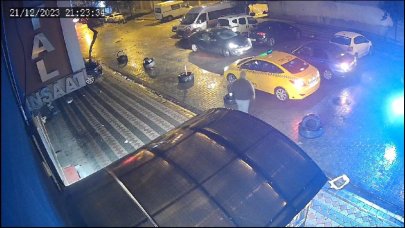 Bir kişinin öldüğü silahlı saldırı anı kamerada