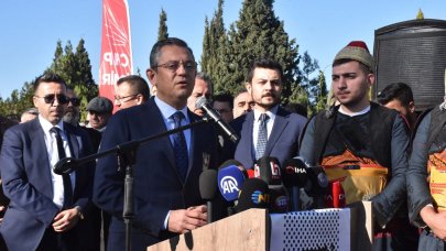 Özgür Özel'den Bakan Tekin'e 'tarikat' tepkisi: 'Protokol yaptıkları Ensar Vakfı'nda çocukları istismar edenlerdir'