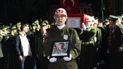 Pençe-Kilit şehidi Enis Budak toprağa verildi
