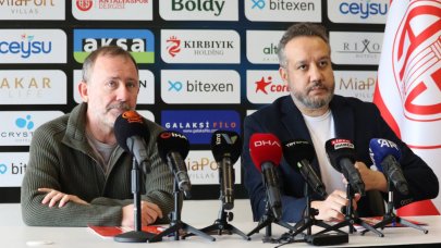 Sergen Yalçın, Antalyaspor'a imzayı attı