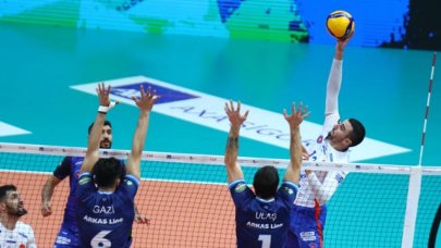 Nefes kesen maçın galibi Halkbank