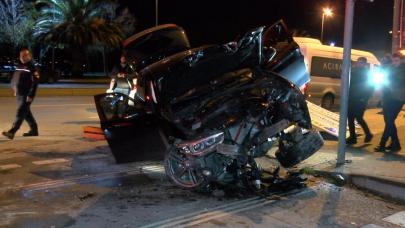 Otomobil servis minibüsüne çarptı: 1 yaralı