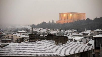 Başkent beyaza büründü