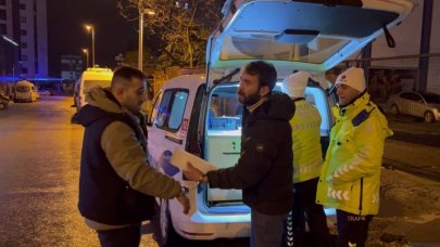 Polisten kaçtı, köpeğini arabada unuttu: Yumoş yok abi!