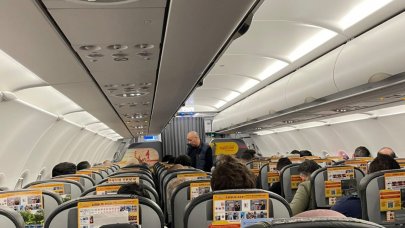 İstanbul - Riyad uçağı acil iniş yaptı!