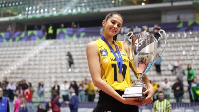 Derya Cebecioğlu yeniden VakıfBank'ta