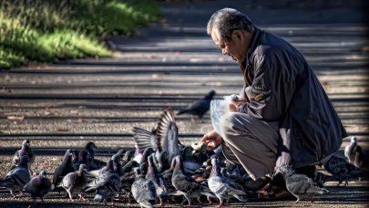 Merhametten maraz mı doğar?