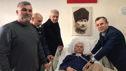 İlyas Tüfekçi'ye hasta yatağında 64. yaş günü sürprizi