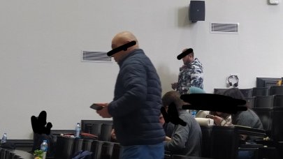 Üniversite kampüsü halka açıldı, derse dalanlar öğrencilerin fotoğrafını çekti!