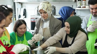 Bakan Göktaş down sendromlu çocuklar ile bir araya geldi