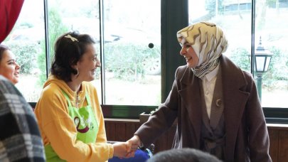 Bakan Göktaş down sendromlu çocuklarla buluştu