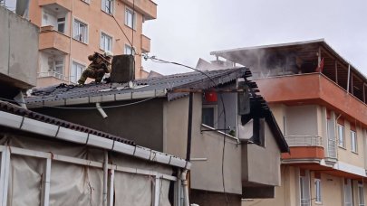 2 katlı bina alev alev yandı