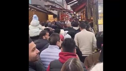 Eminönü’nde hafta sonu yoğunluğu!