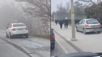Trafik kurallarını böyle hiçe saydı: Cadde yerine kaldırımdan gitti, yayalardan yol istedi