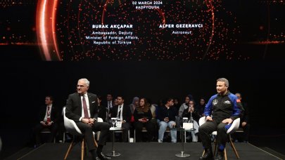 Alper Gezeravcı gençlerle buluştu