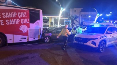 D-100'de 2 araç çarpıştı: 2 yaralı