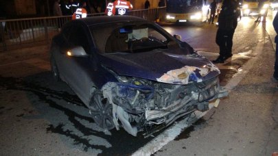 D-100’de bariyerlere çarpan aracın şoförü hayatını kaybetti