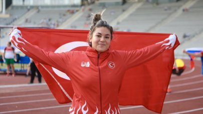 Özlem Becerek'ten altın madalya