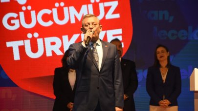 Özgür Özel Selçuk'ta konuştu: 'Süleyman Soylu Türkiye'de 2 kişiye kafayı taktı'