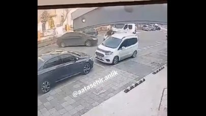 Otomobil ile motosiklet kafa kafaya çarpıştı!