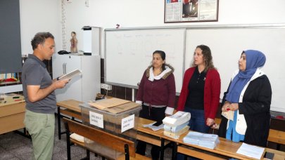 Sandık görevlileri yemin ederek göreve başladı