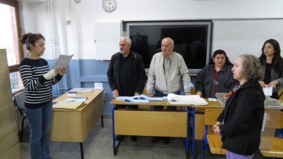 İstanbul'da görevliler sandık yemini ederek göreve başladılar