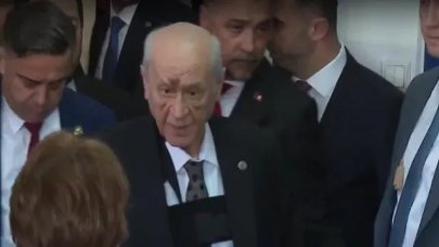 Devlet Bahçeli oyunu kullandı! Bahçeli'nin yüzüne ne oldu?