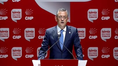 Özgür Özel’den duygusal konuşma! Gözyaşlarını tutamadı...