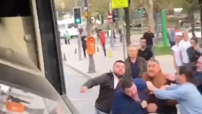 İETT otobüsünde yolcu ile şoför kavga etti!