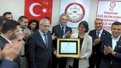 Sinem Dedetaş mazbatasını aldı