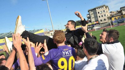 Bakan Bak ve TFF'den Eyüpspor'a tebrik mesajı