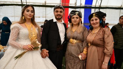 2 gün 2 gece süren aşiret düğünü: Gelin ile damada 2 milyon liralık takı