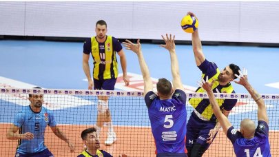 Fenerbahçe ile Halkbank kozlarını paylaşıyor!