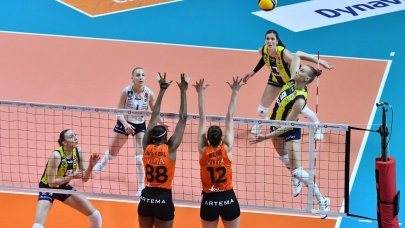 Sultanlar Ligi’nde şampiyonluk son maça kaldı