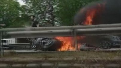 Emniyet şeridindeki araca iki motosiklet çarptı: 2 yaralı