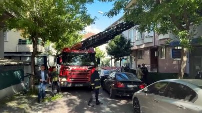 Avcılar’da anne ve oğlu balkonda mahsur kaldı: İtfaiye ekipleri imdadına yetişti