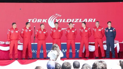 Türk Yıldızları İstanbul'da hayranlarıyla buluştu