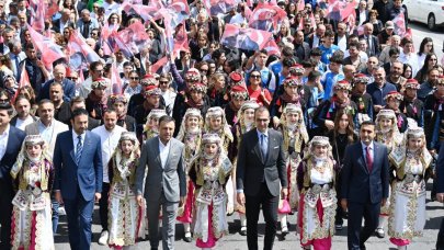 İstanbul'da CHP'li üç belediyeden 'İlk Adım Yürüyüşü'