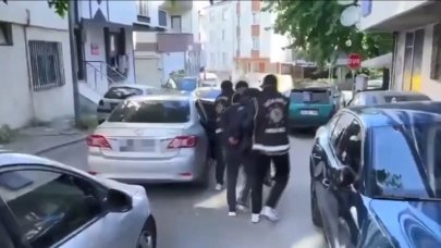 Küçükçekmece’de iş yerine ses bombalı saldırı: Şüpheliler yakalandı