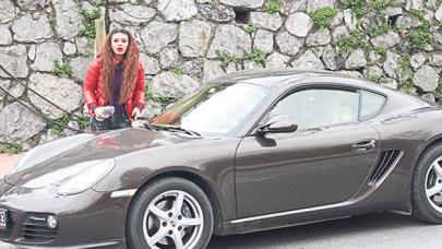 Ebru Polat benzini biten lüks aracına su döktü!