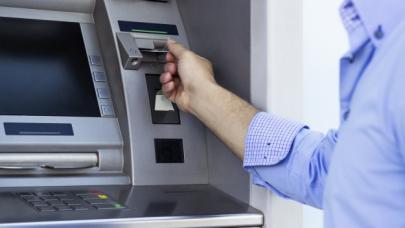 Farklı ATM'lerden para çekme ücretine sınır