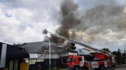 Maltepe'de restoran alev alev yandı