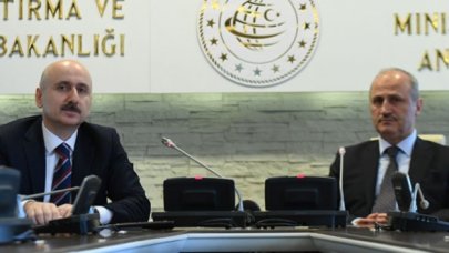 Turhan görevi Adil Karaismailoğlu'na devretti